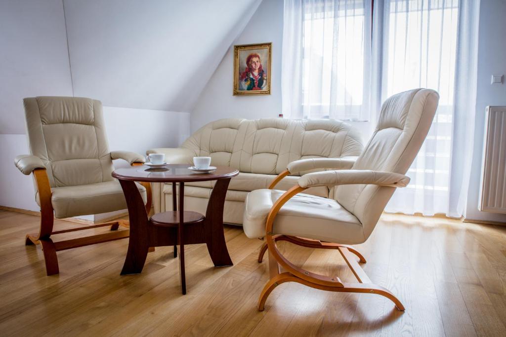 Zacisza Tetmajera room 4